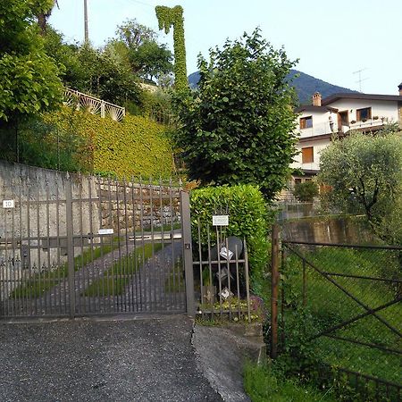 Il Pozzo Apartment Marone Bagian luar foto