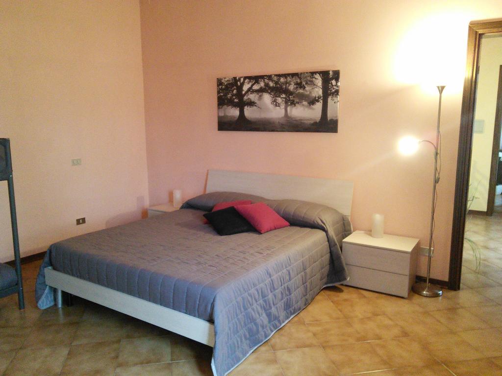 Il Pozzo Apartment Marone Bagian luar foto